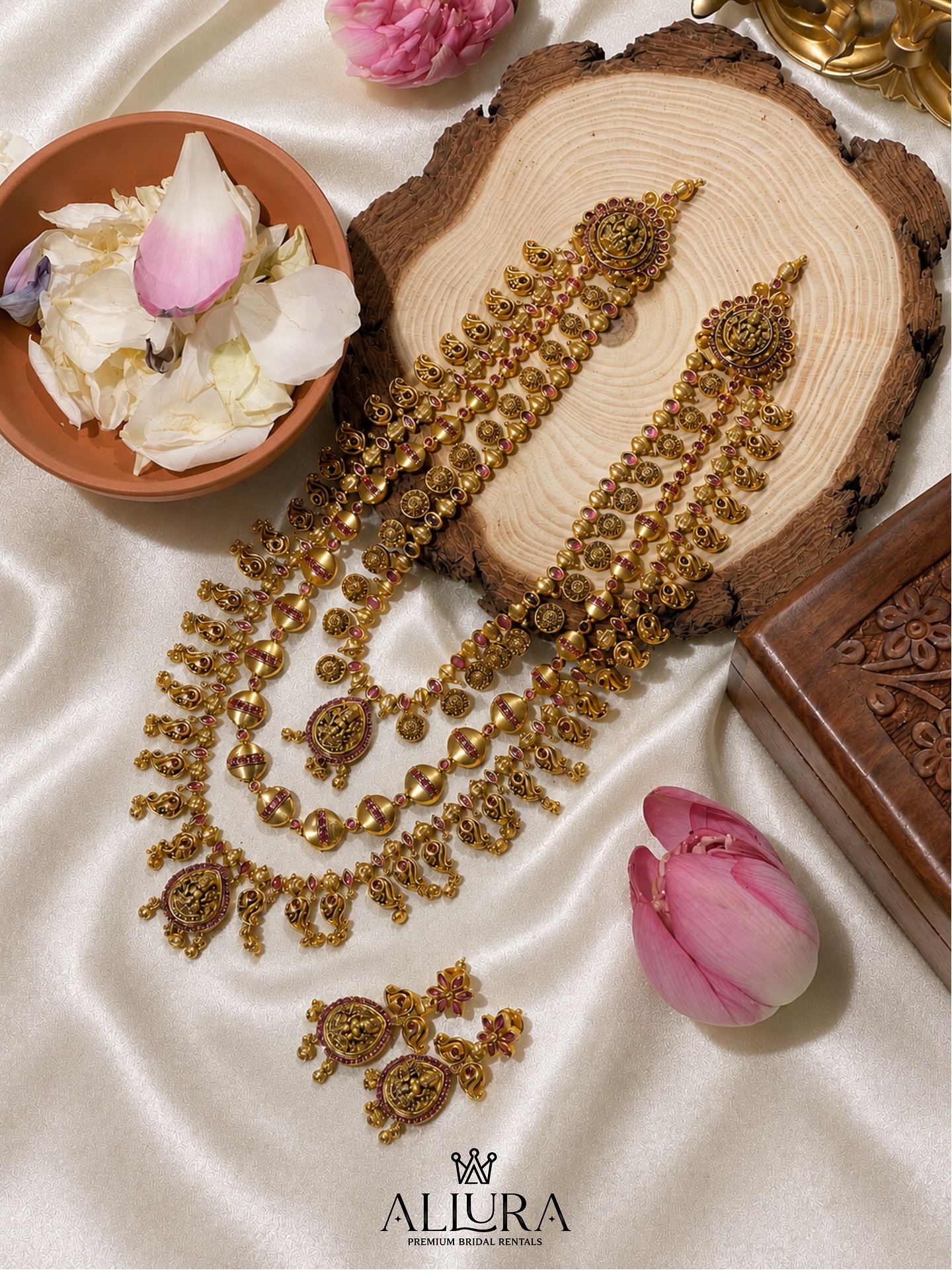 Maathapatti and choker bridal jewellery set